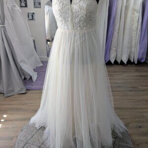 Ever Pretty Keyhole neckline A-line wedding gown- size 12